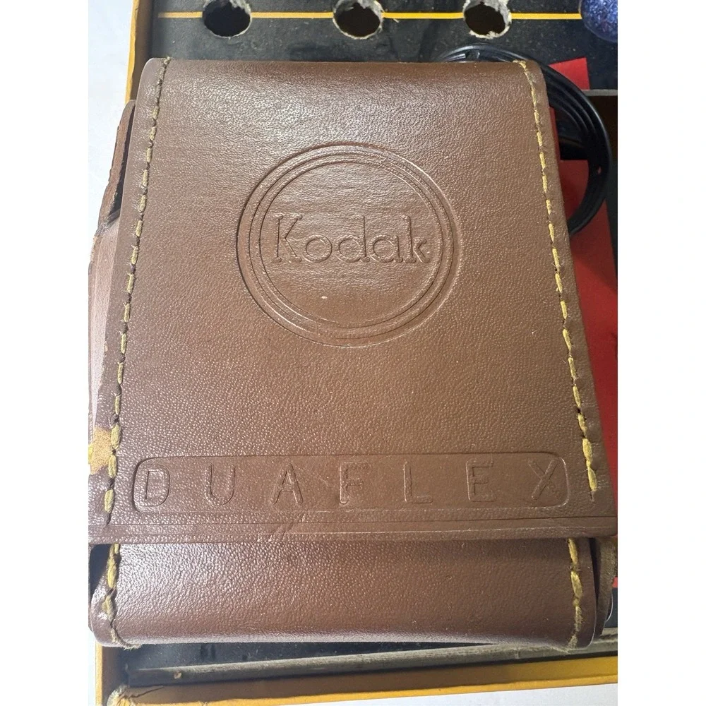 Vintage Kodak Duaflex II Camera De Luxe Flash Outfit Kit Box Bulbs